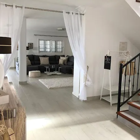 Marianna Con Piscina Climatizada Y Barbacoa * 아데제