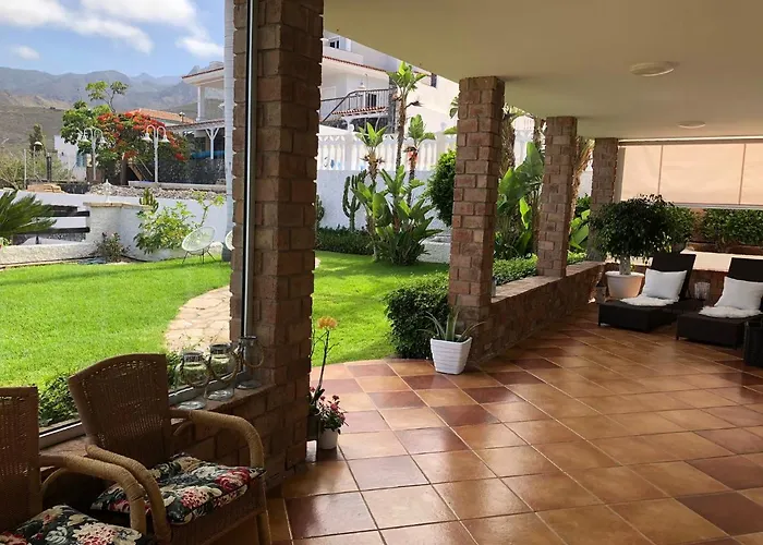 Marianna Con Piscina Climatizada Y Barbacoa * Адехе